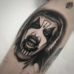 tatuaje_brazo_hombre_heavymetal_pablo_munilla_logiabarcelona 